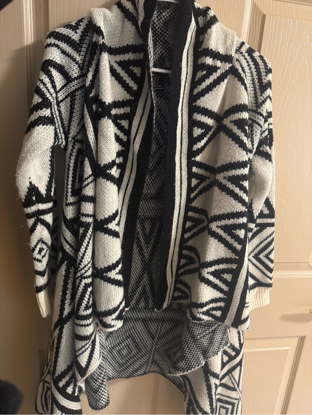 Black & White Geometric Women's Sweater